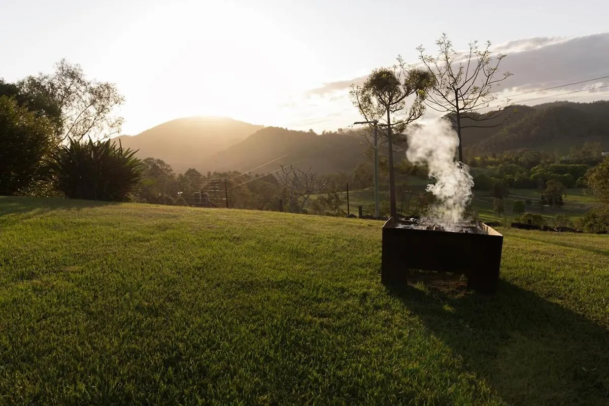 Luxe Farmstay, Main House And Brand New Tiny Home, Animals And Views! Obi Obi Dom wakacyjny